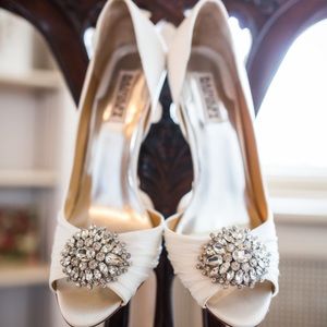 Badgley Mischka Wedding pump white/ ivory 8.5 Wide